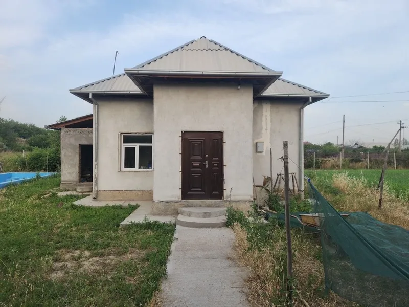 Продаётся дача у реки Ангрен