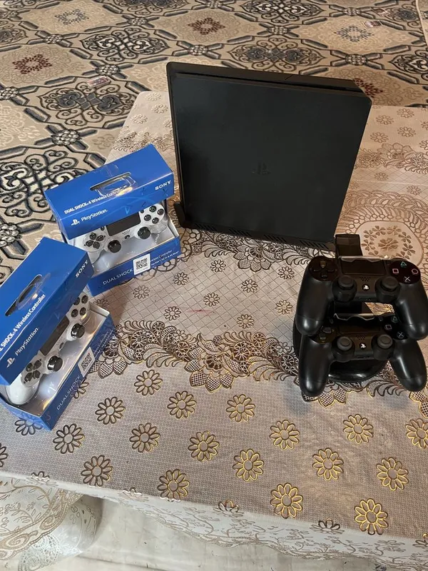 Playstation 4 slim — фото 2