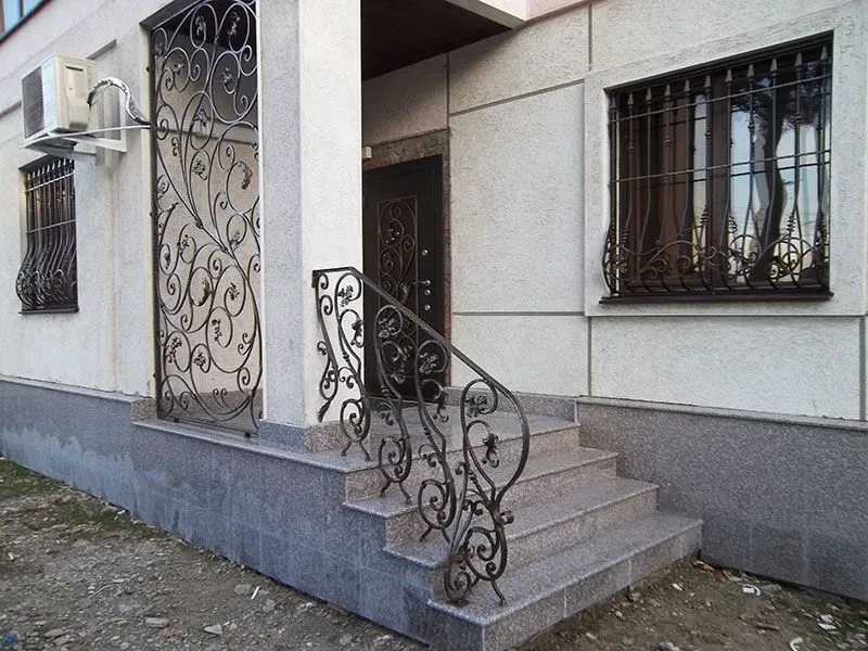 Изготавливаем козырьки,навесы,решетки — фото 2