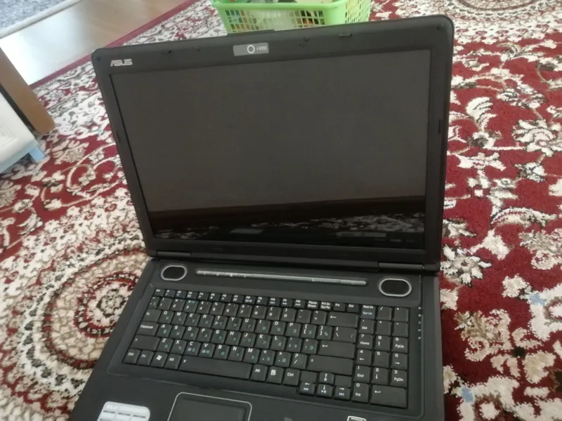 Noutbuk ASUS aybi yoq. — фото 1