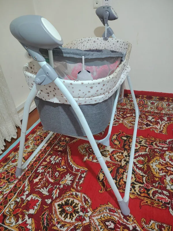 Детский качели и детский стульчик
