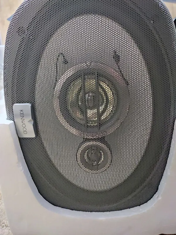 Продам Kenwood 320w 6x9 размер новый Продам Kenwood 320w 6x9 размер новый