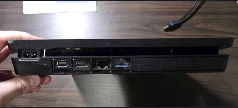 Play station 4 slim 1