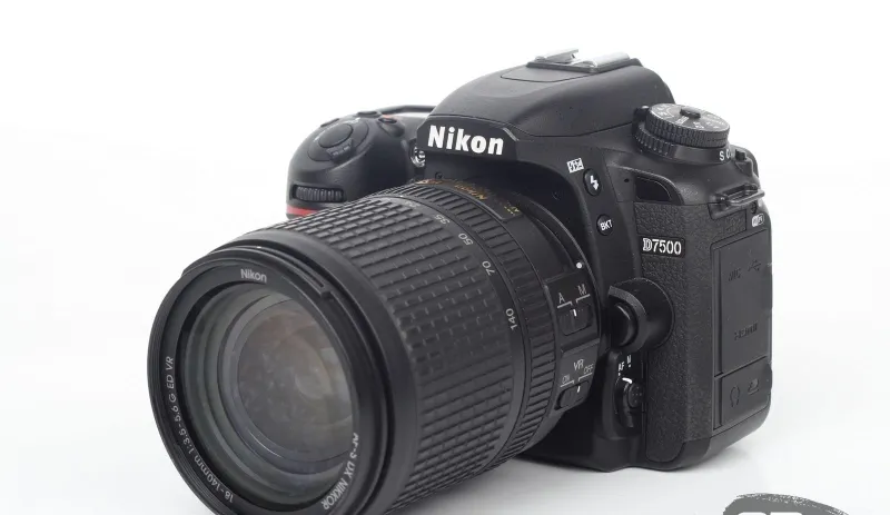 Nikon 7500D в идеальном состоянии 2