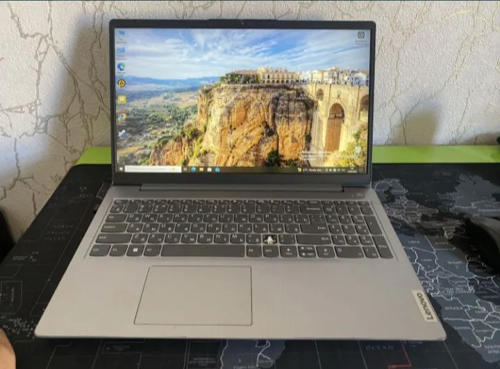 Noutbuk Lenovo 1 Noutbuk Lenovo 1