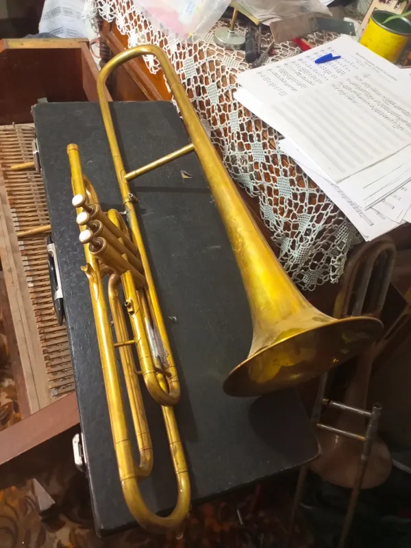 Помповый тромбон AMATI