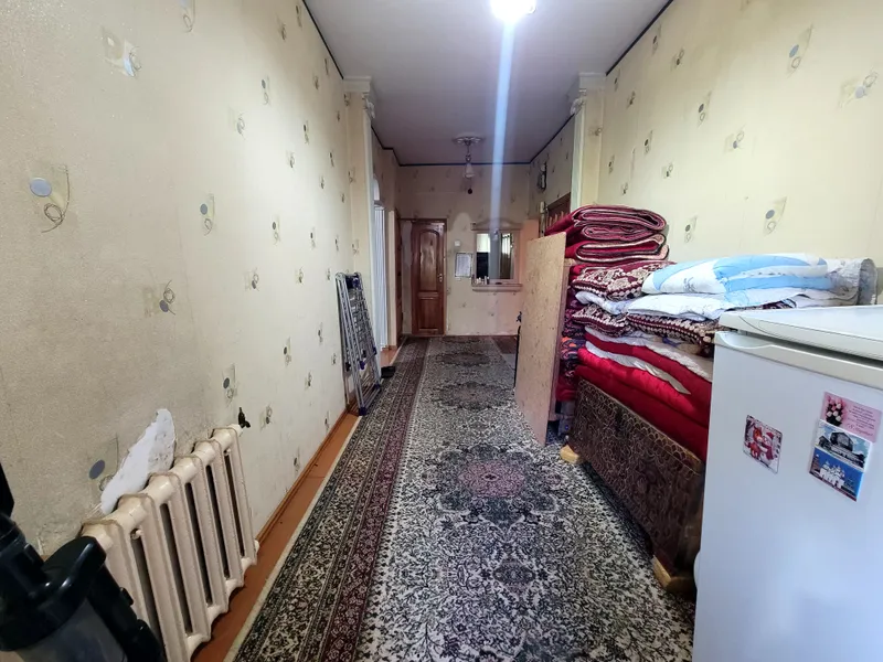 Продаётся своя 3-комнатная в янгибазаре 7 Продаётся своя 3-комнатная в янгибазаре 7