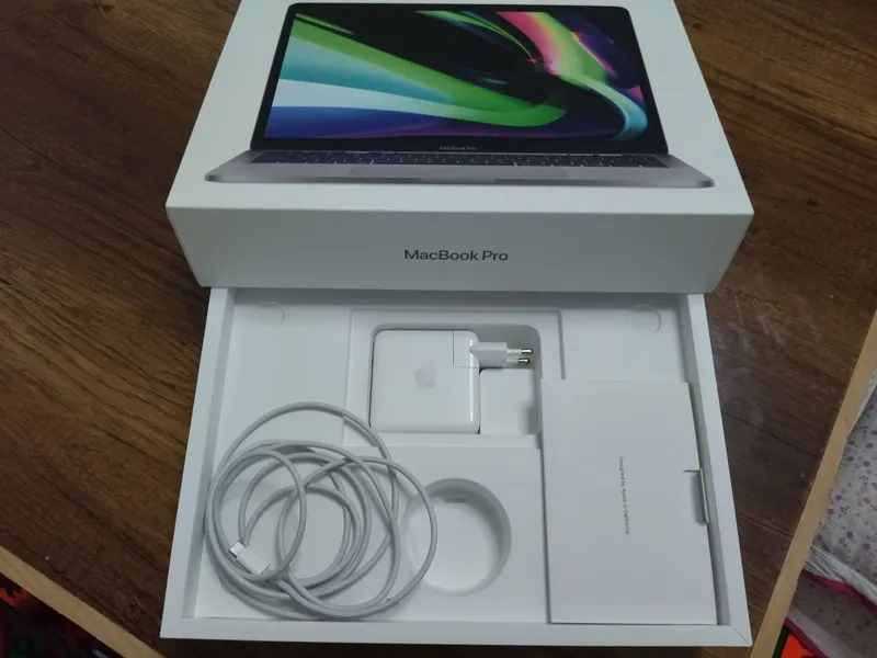 MacBook pro M1 8/256 95% 6 MacBook pro M1 8/256 95% 6