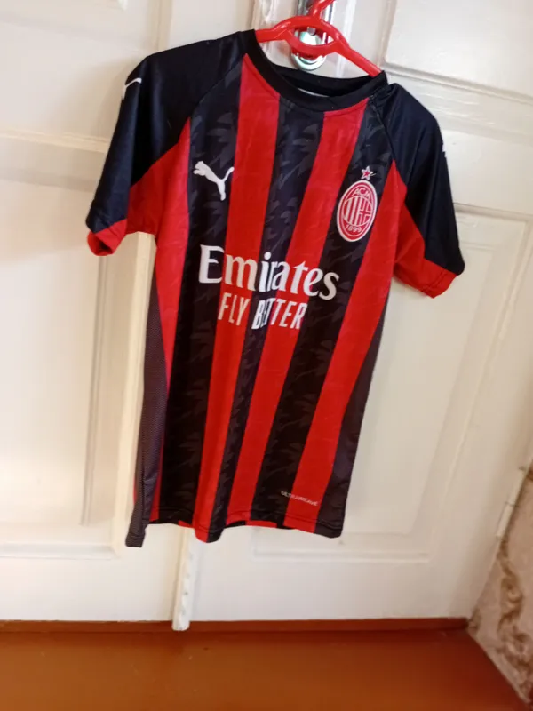 Futbol forma milan Rafael Leao formasi puma 2 Futbol forma milan Rafael Leao formasi puma 2