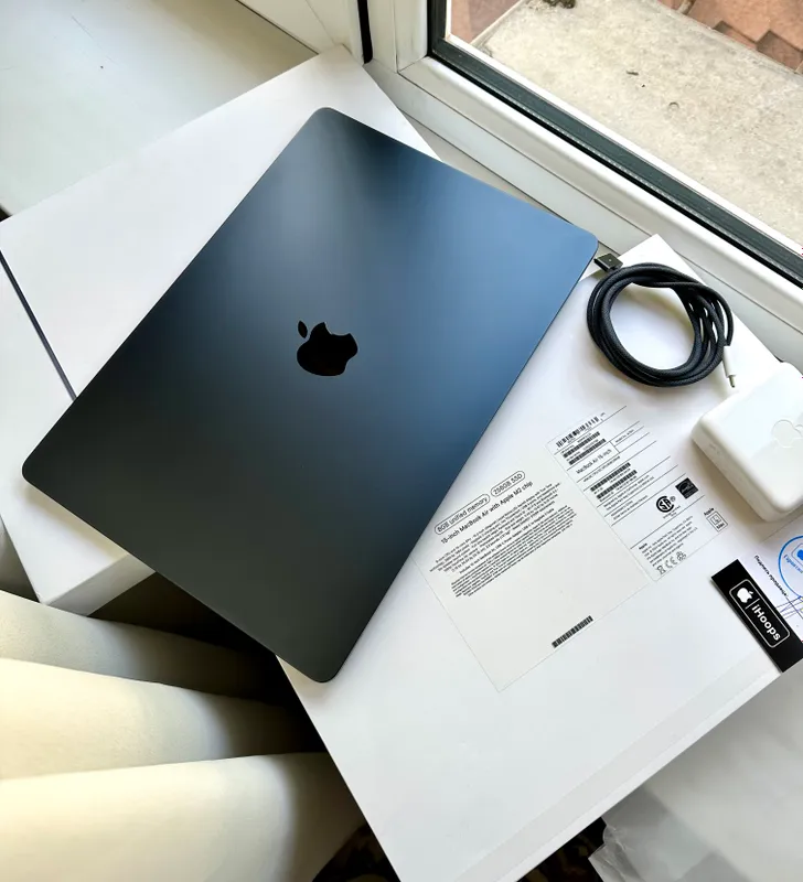 MacBook Air M2 15-inch Midnight 8/256 MacBook Air M2 15-inch Midnight 8/256