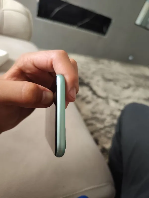 Iphone 11 yonkust 89 ochilmagam idial karopka yoq 1