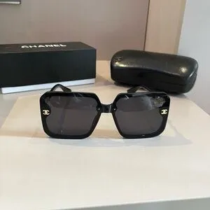 Очки бренда Chanel 2 Очки бренда Chanel 2