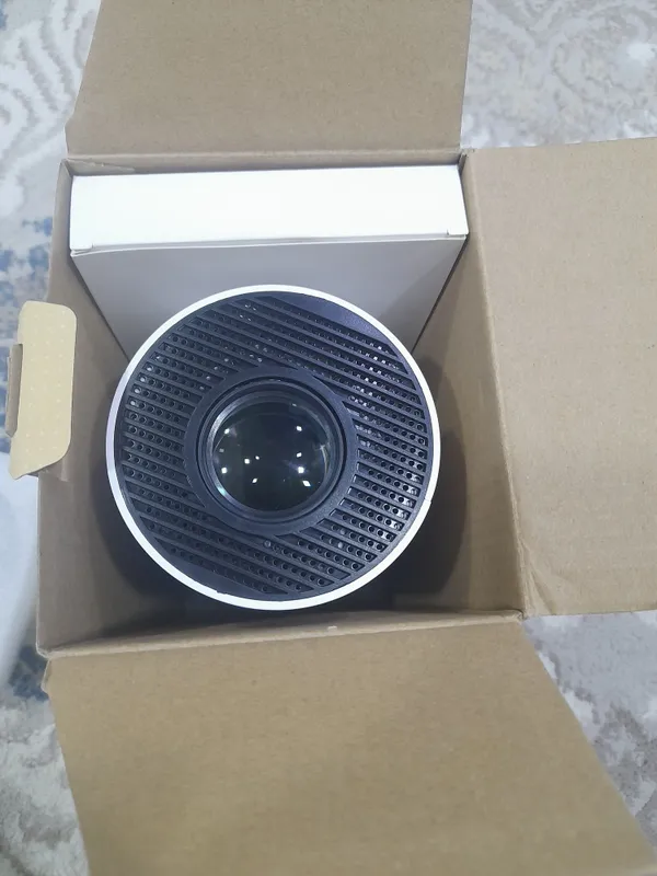 Projector sotiladi H300 1 Projector sotiladi H300 1