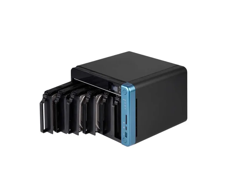 < Сетевой RAID-накопитель QNAP TS-653B-8G 6-Bay 1.5GHz 8GB 3