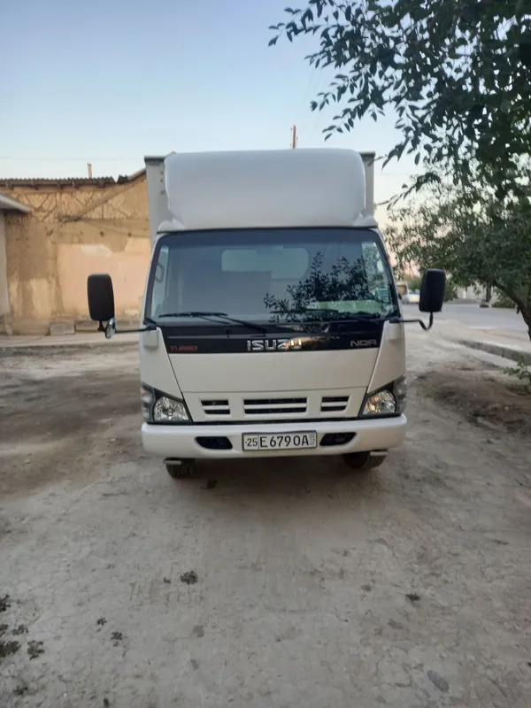 Isuzu NQR sotiladi yili 2021 4