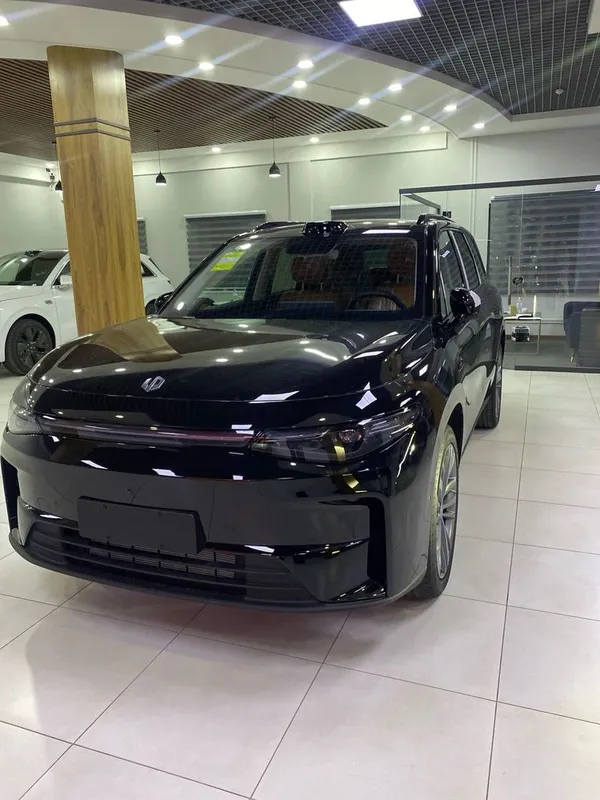Leapmotor C16 2 va 3 pozitsiya restalin hamma ranglari bor