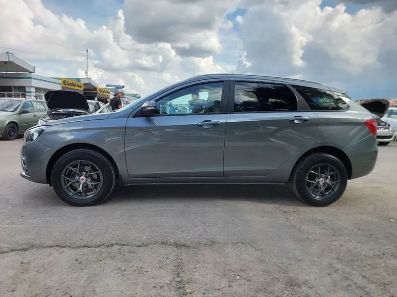 Продается Lada Vesta св 20-го года 1.6 механика одни руки — фото 2