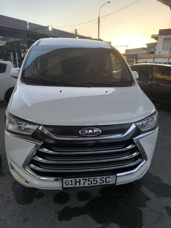 Продам машину Джак М4 автомат 1