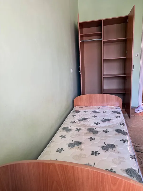 1 kishili kravat shkafi matrasi tumbuchkasi bor