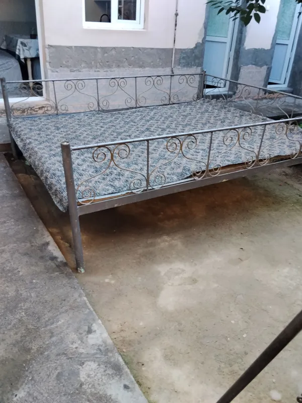 Продаётся сори-тапчан, состояние хорошее, крепкий, б/у. 2 Продаётся сори-тапчан, состояние хорошее, крепкий, б/у. 2