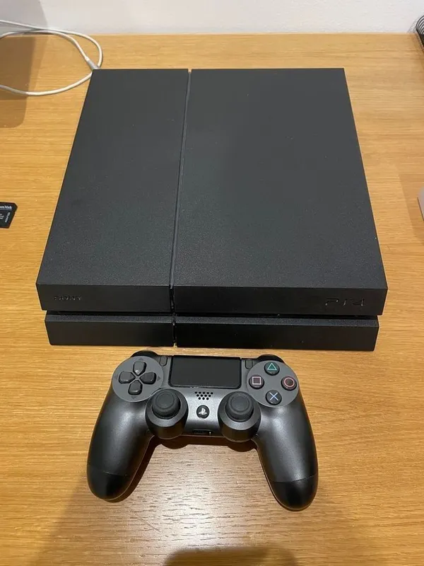 PlayStation 4 — фото 1