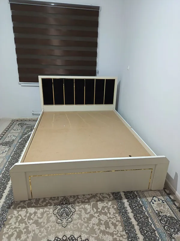 Yangi, deyarli foydalanilmagan
