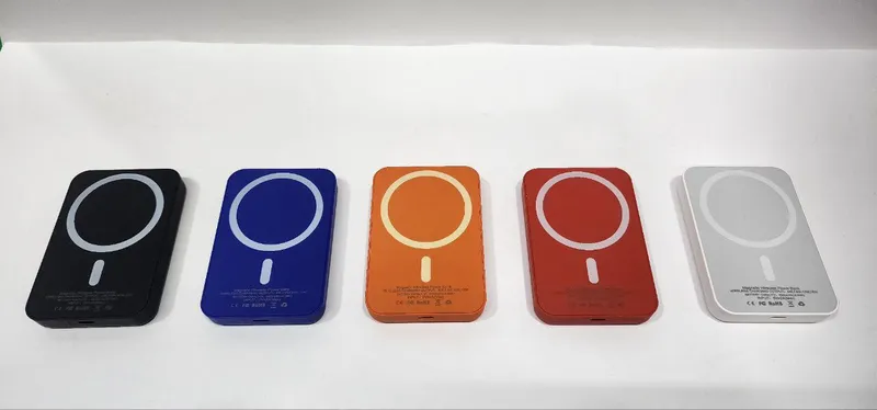 MagSafe powerbank 5 000 mAh, mat 1
