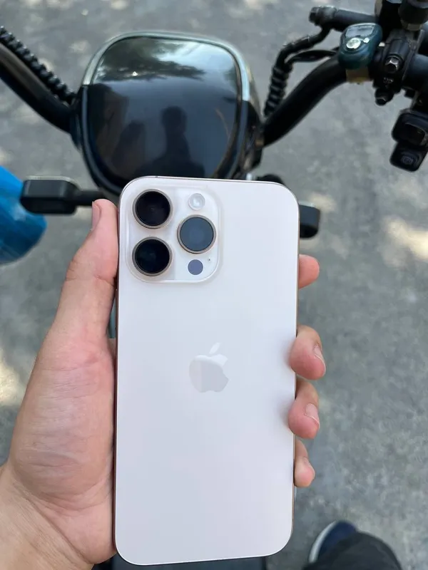 Phone 16 Pro Max — 256 GB 2 Phone 16 Pro Max — 256 GB 2