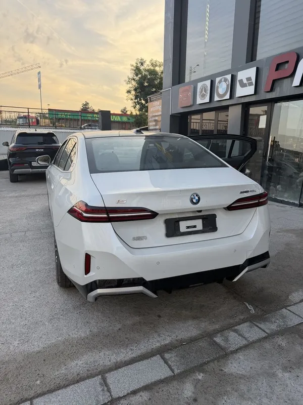 Bmw i5 40L Msport — фото 2