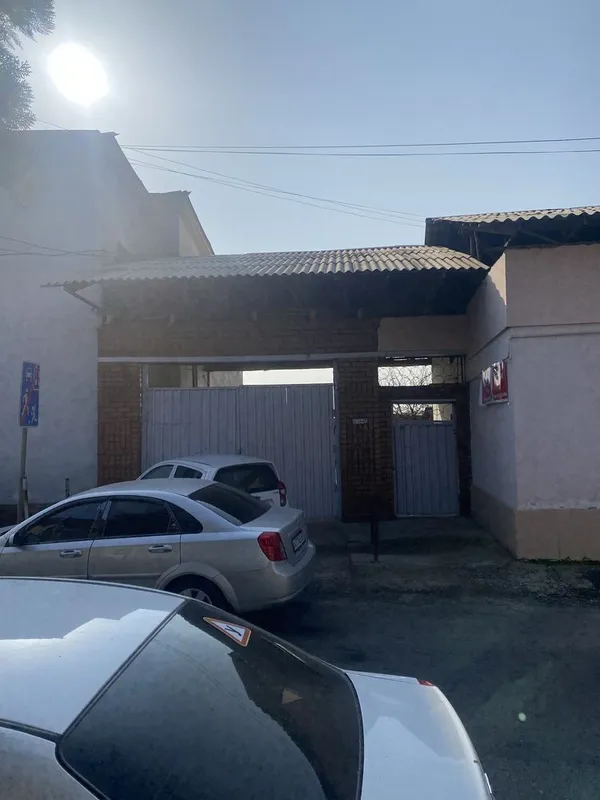 Yangiyo’l bozoriga 400 500 metrlik masofada Hovli sotiladi