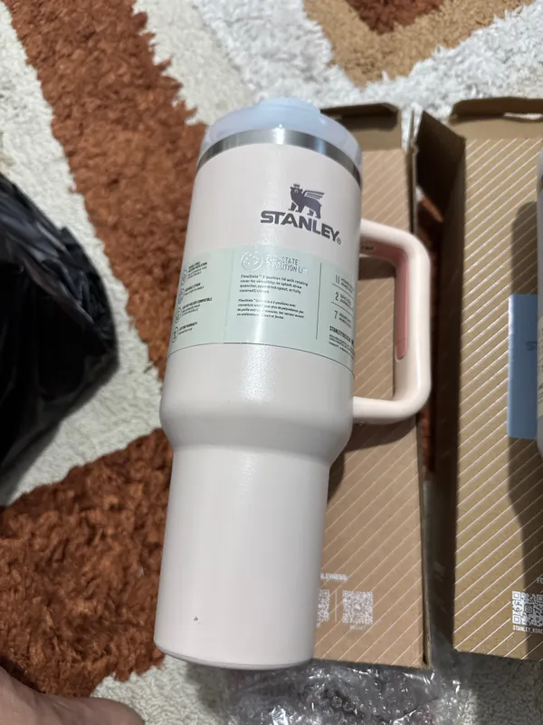 Оригинал термокружки Stanley из Гонконг duty free 2