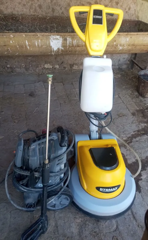 Gilam yuvish rotor va karcher sotiladi