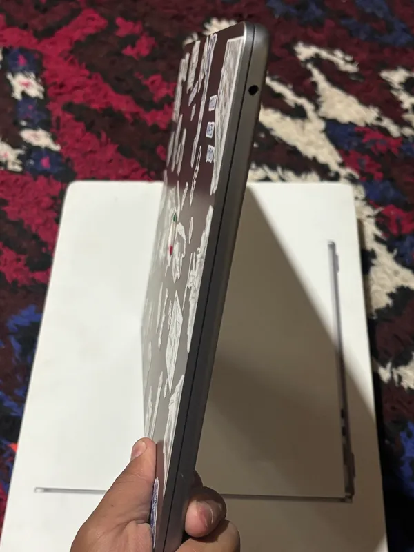 Apple MacBook Air M2 15″ (2023) 4
