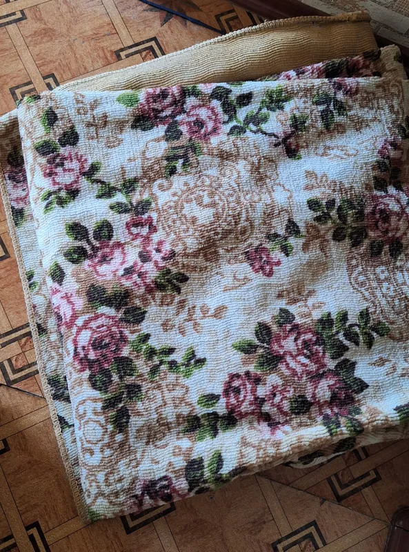 Продаётся польский жаккардовый ковёр