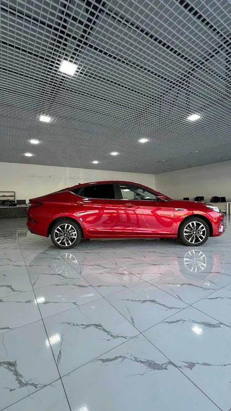 Sotuvda Jac j7 1.5Turbo liftbek (Новый) — фото 2