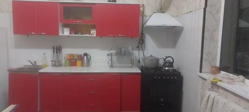Kuxonni mebel sotiladi,xolati yaxshi,2metrlik,2etajlik