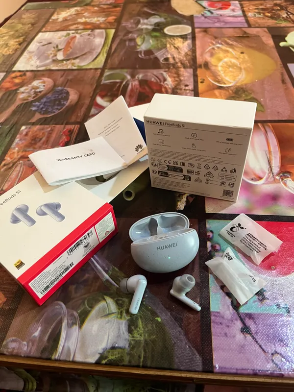 Huawei FreeBuds 5i 4 Huawei FreeBuds 5i 4