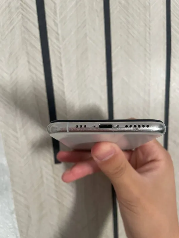 iPhone Xs 6