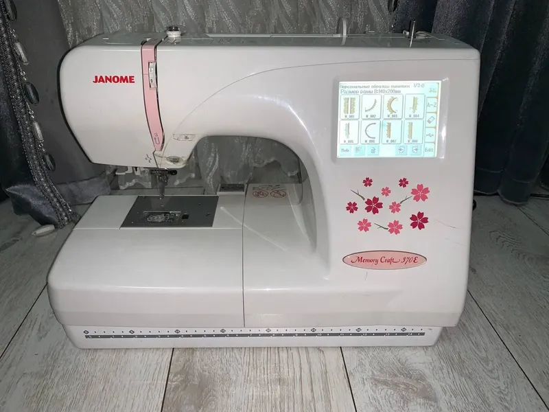 Janome Memory Craft 370 kashta tikuv mashinkasi sotiladi 2 Janome Memory Craft 370 kashta tikuv mashinkasi sotiladi 2