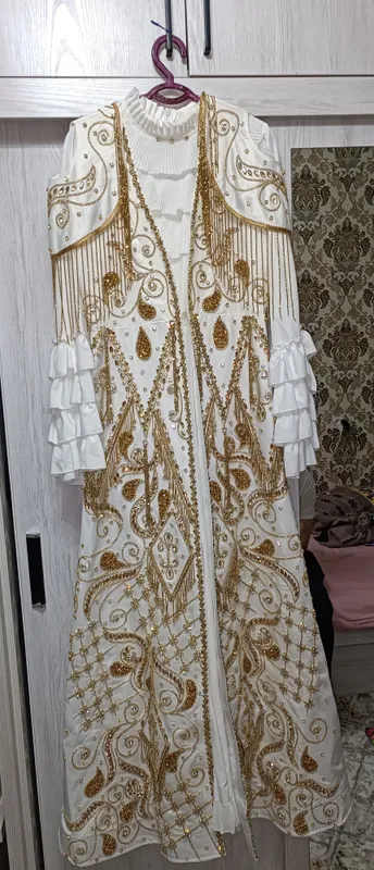 ansanbil kelinlar uchun komplekt fatasi bilan 3
