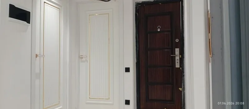 Продаётся 4 ком квартира. На третьем этаже. Район Радуга. — фото 1