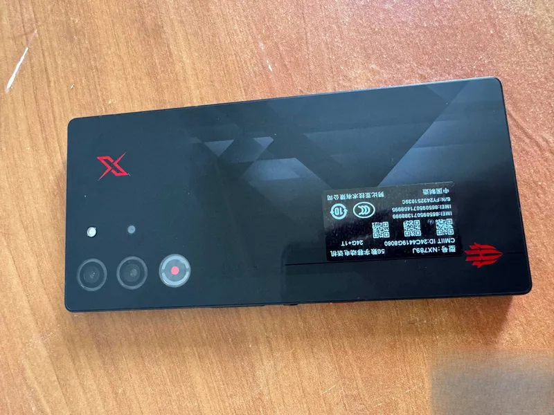 Red Magic 10 Pro+ 24/1TB, ideal holat 2 Red Magic 10 Pro+ 24/1TB, ideal holat 2