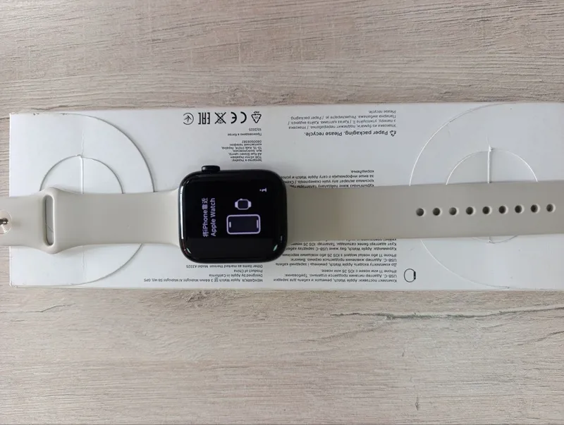 Apple Watch SE 3 44mm 2