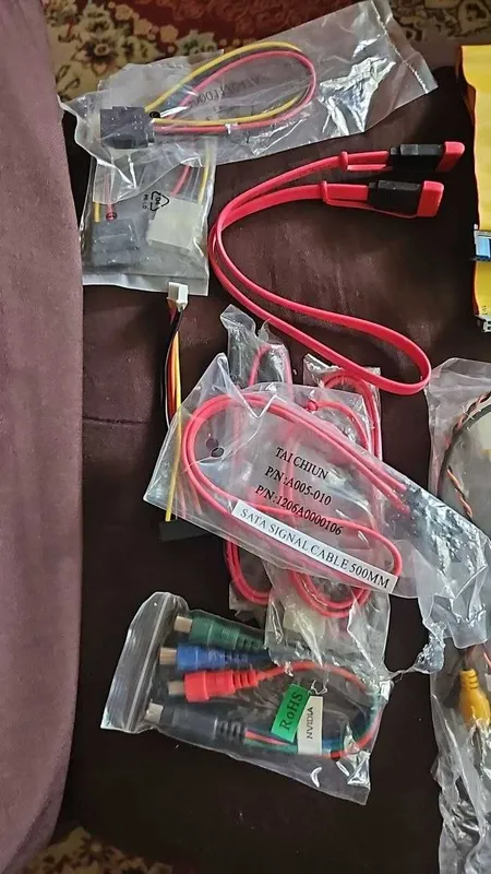 кабель-переходник питания Molex 4-pin на SATA 15-pin кабель SATA III 2 кабель-переходник питания Molex 4-pin на SATA 15-pin кабель SATA III 2