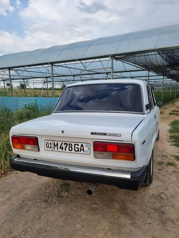 Zapcaska sotiladi ikkita orqa fara tegi bilan