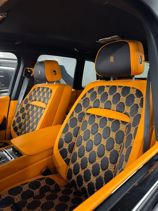 Rolls Royce Cullinan Black Badge 2026 Gucci seats 2026 model Sotuvda — фото 1