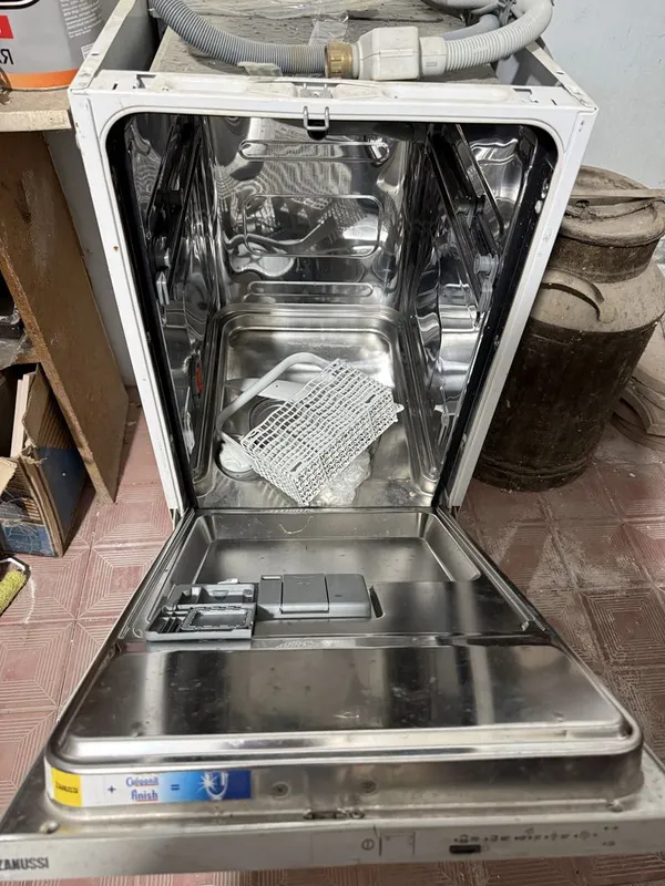 Посудамойка марка ZANUSSI Б/У 2