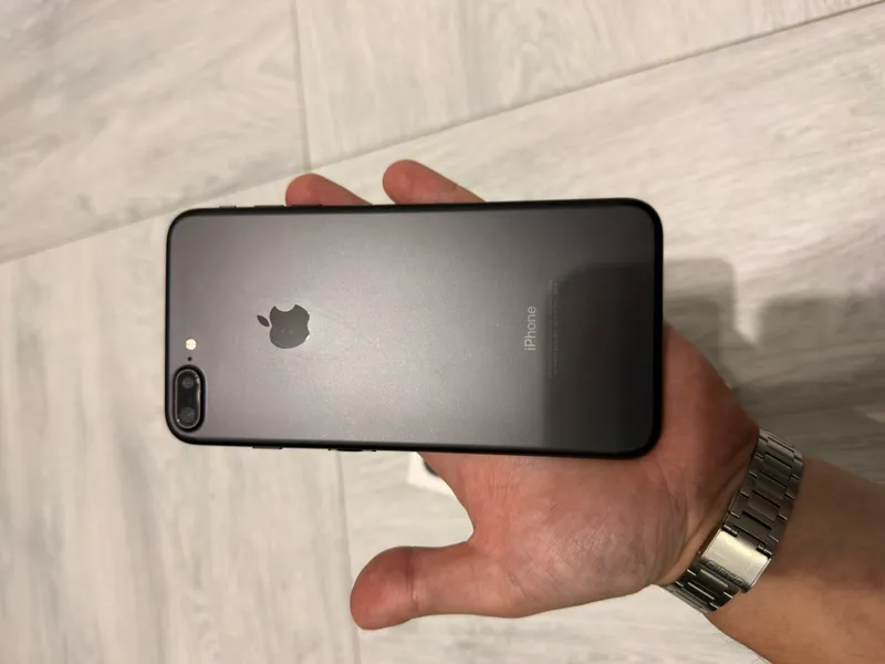 iPhone 7 Plus 128 GB Black 2 iPhone 7 Plus 128 GB Black 2