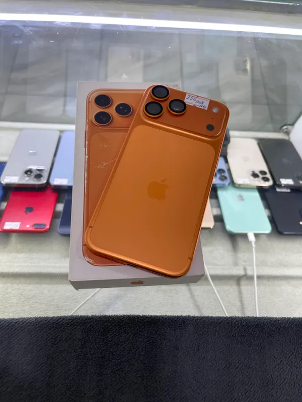 Apple 17 pro max