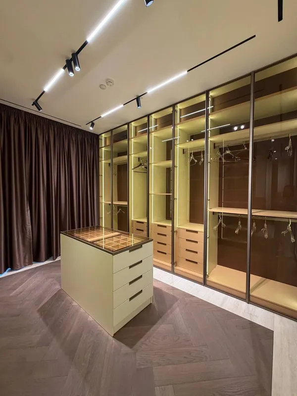 Продажа 4-комн. кв. 202 м², Яккасарайский 6